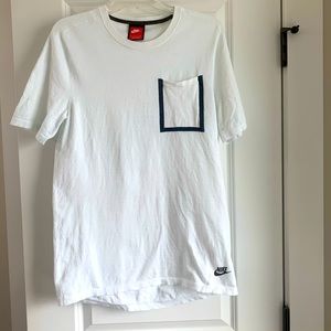 Nike untucked shirt with pocket